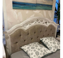 Двуспальная кровать Венеция MUR-101-01 с каретной стяжкой Двуспальная кровать Венеция MUR-101-01 с каретной стяжкой